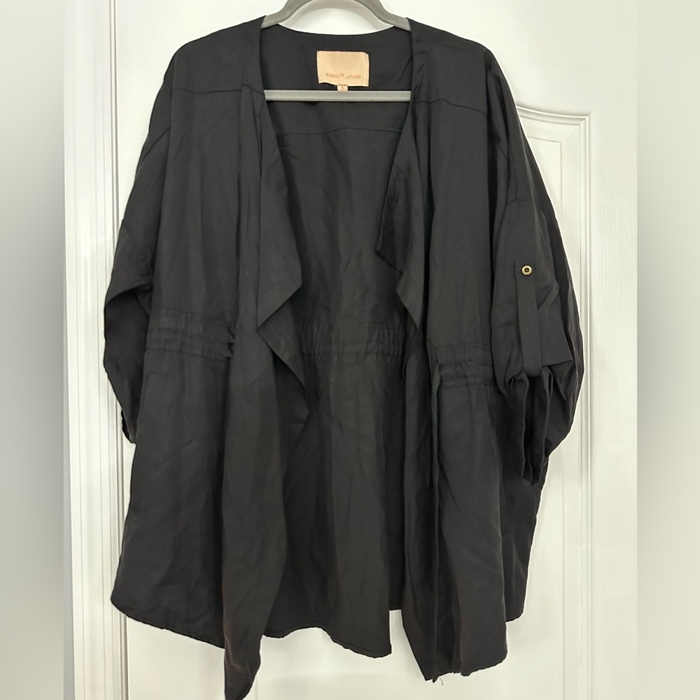 Gibson Latimer flowy cover top NWOT